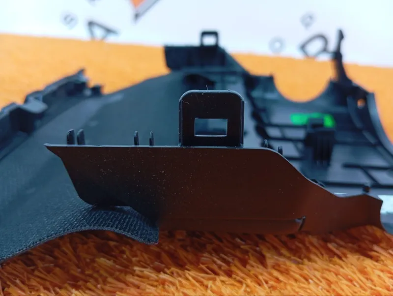 Кожух рулевой колонки