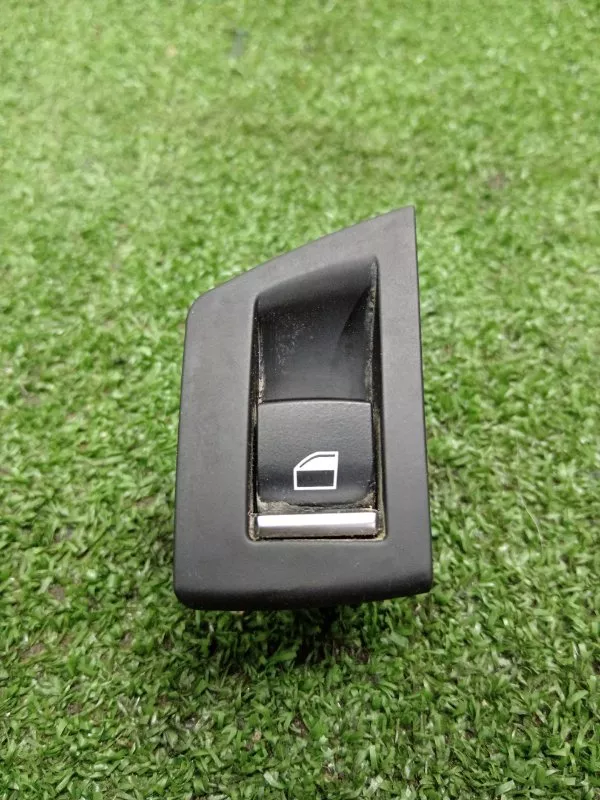 Кнопка стеклоподъемника