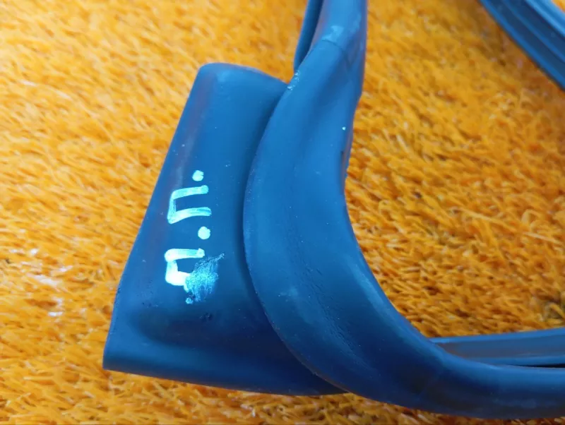 Уплотнитель двери