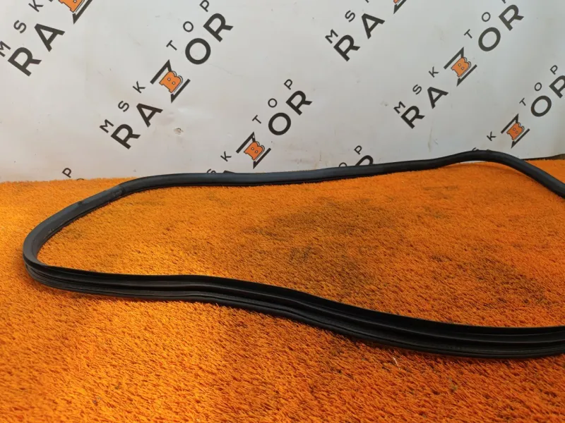 Уплотнитель проема двери