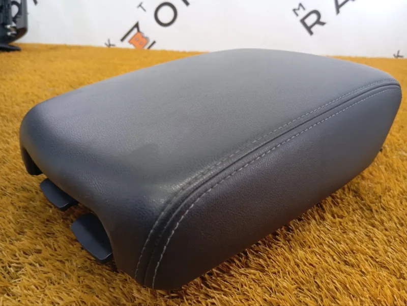 Подлокотник