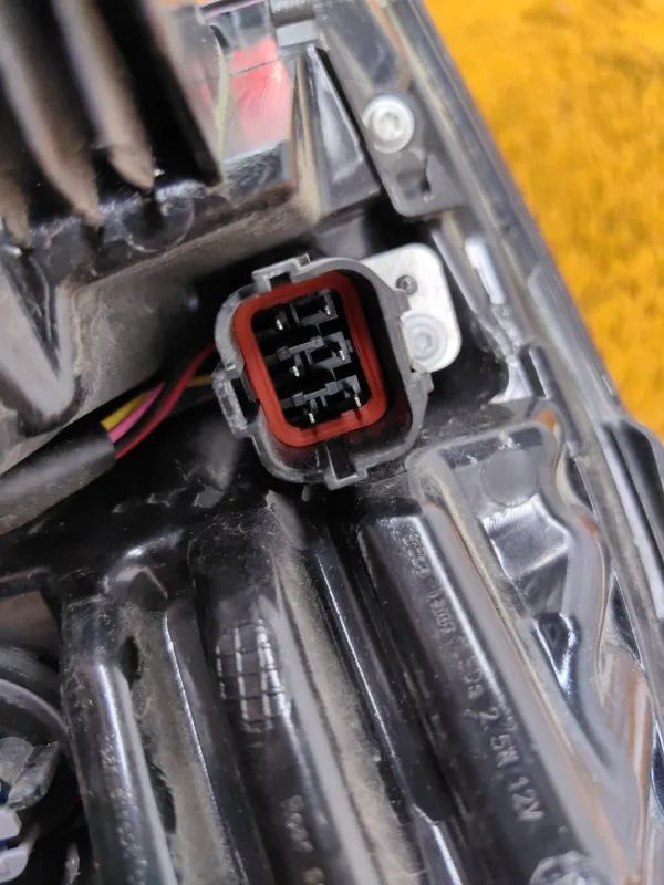 Фонарь задний