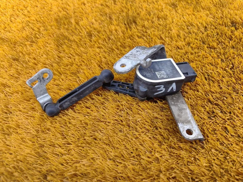 Датчик высоты дорожного просвета BMW 5-Series 2019 37142959574 G30 B47D20A, задний левый