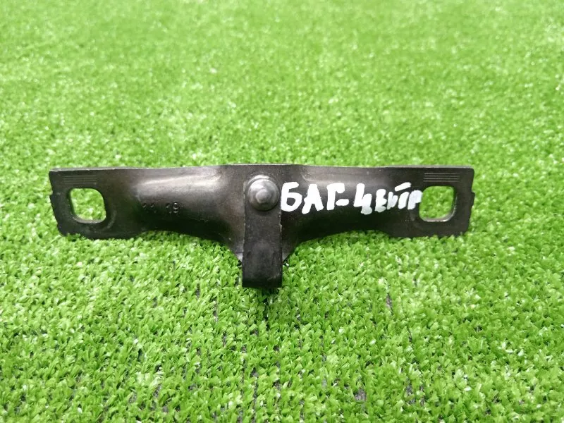 Ответная часть замка багажника