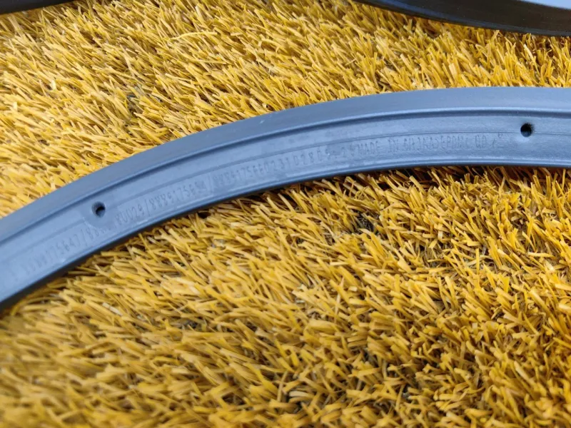 Уплотнитель двери