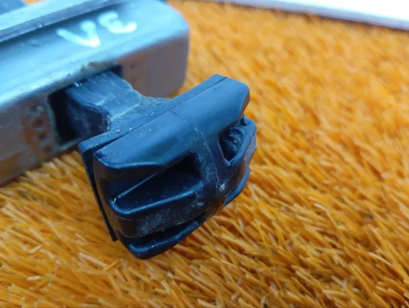 Ограничитель двери