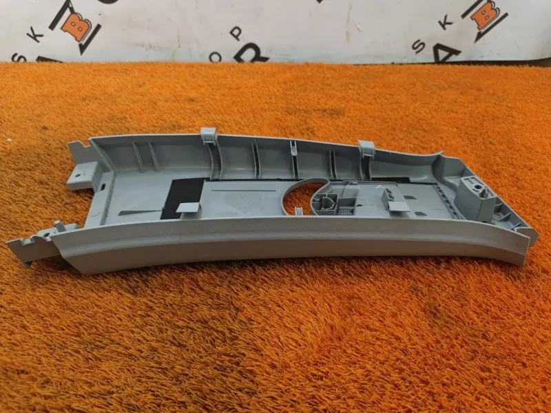 Обшивка центральной стойки