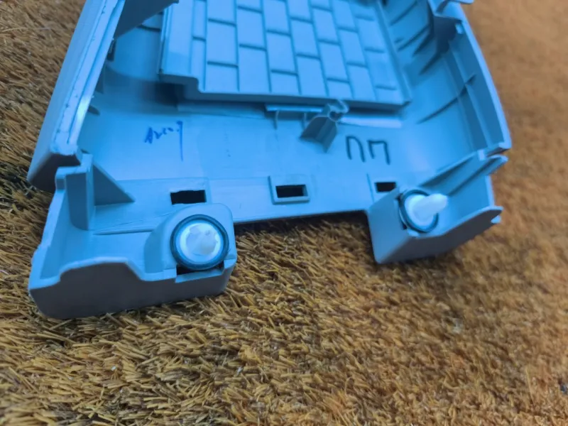 Обшивка центральной стойки