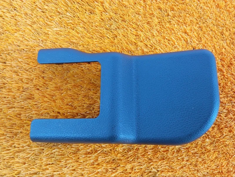 Заглушка крепления сиденья