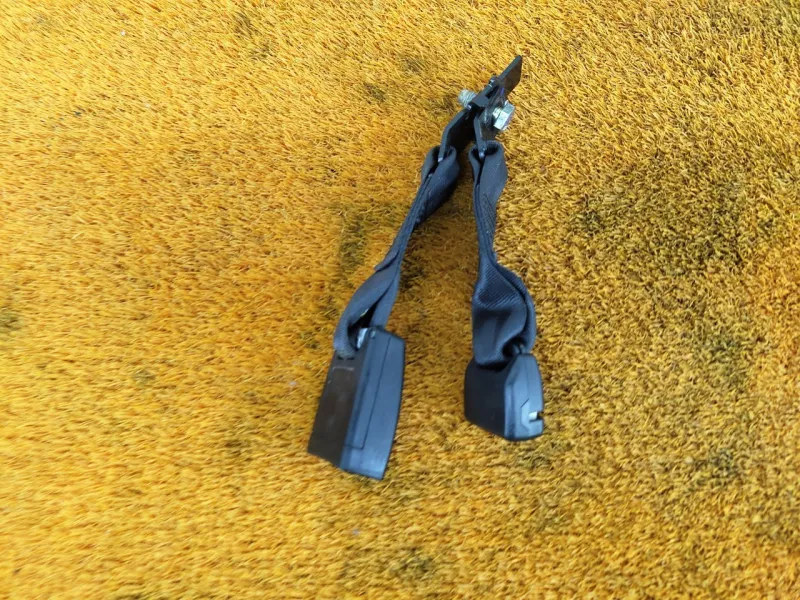 Ответная часть ремня безопасности