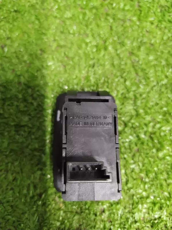 Кнопка стеклоподъемника