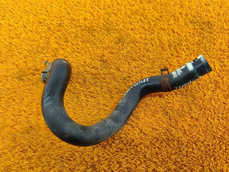 Патрубок отопителя