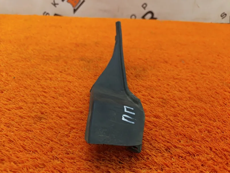 Накладка петли капота