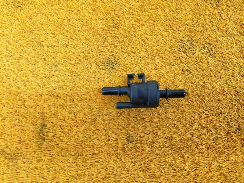 Клапан вентиляции топливного бака