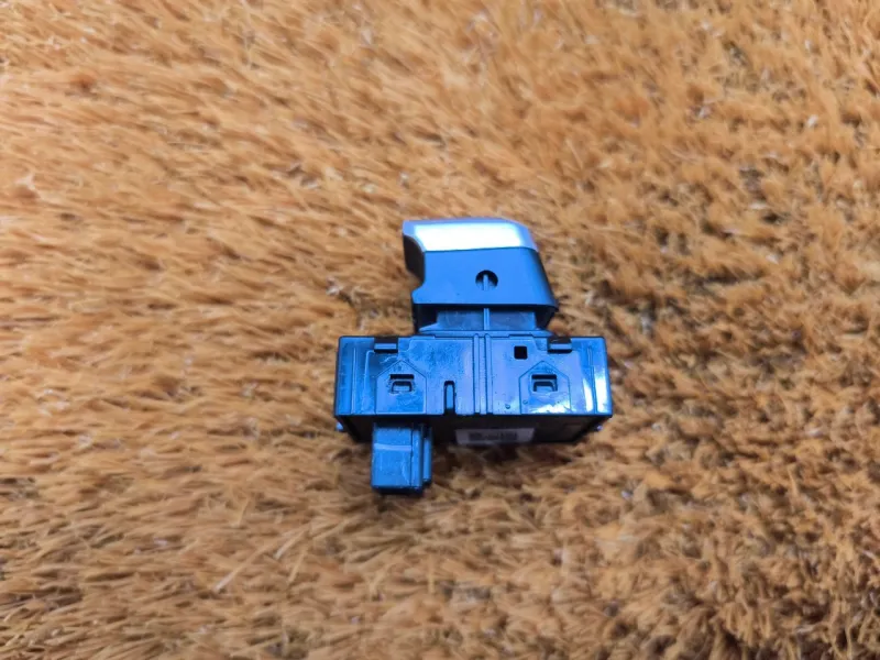 Кнопка стеклоподъемника