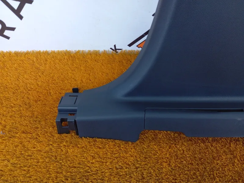 Обшивка центральной стойки