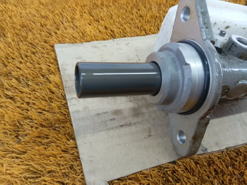 Главный тормозной цилиндр