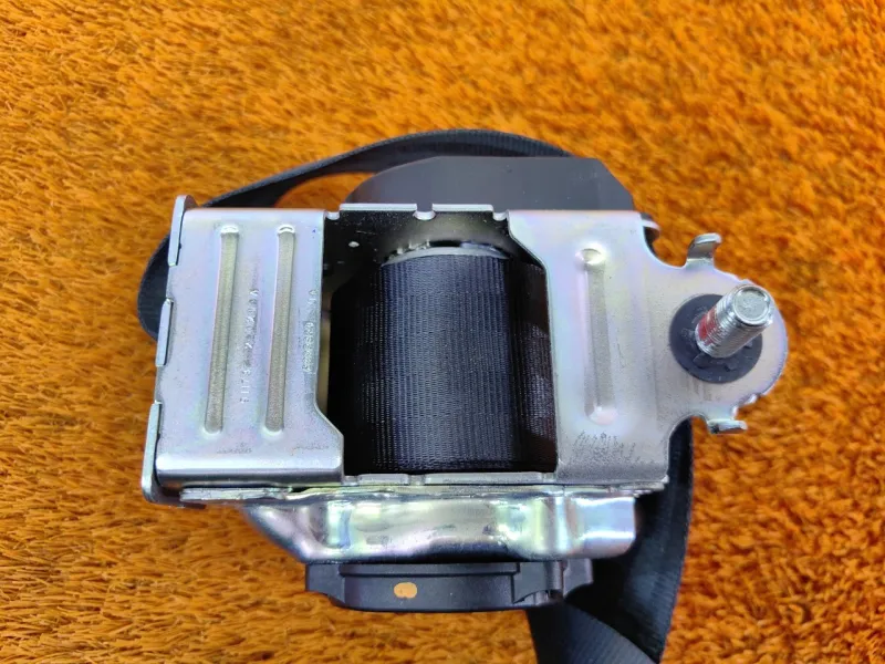 Ремень безопасности