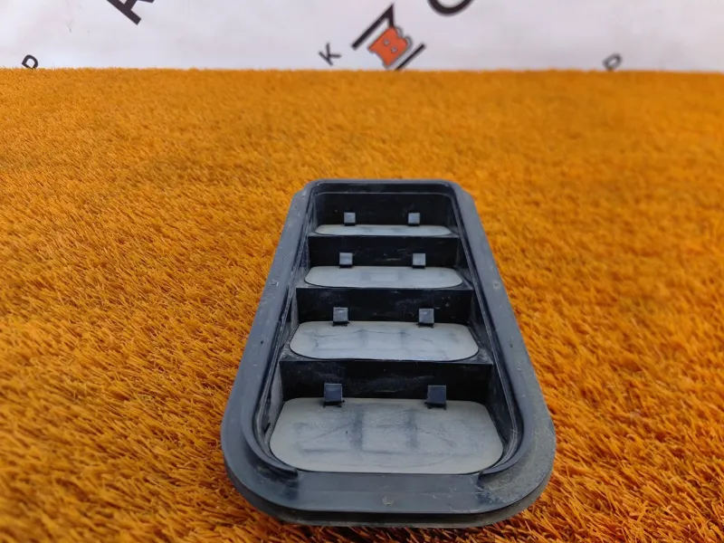 Решетка вентиляционная