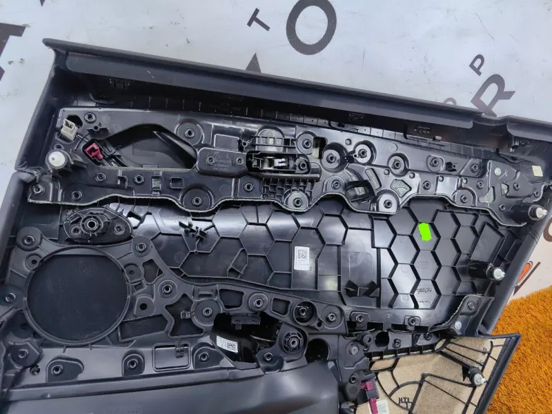 Обшивка двери