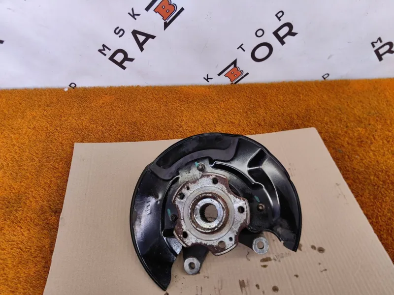 Кулак поворотный