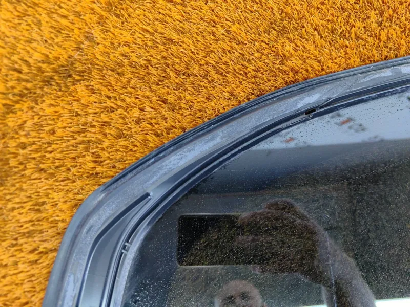 Форточка задняя