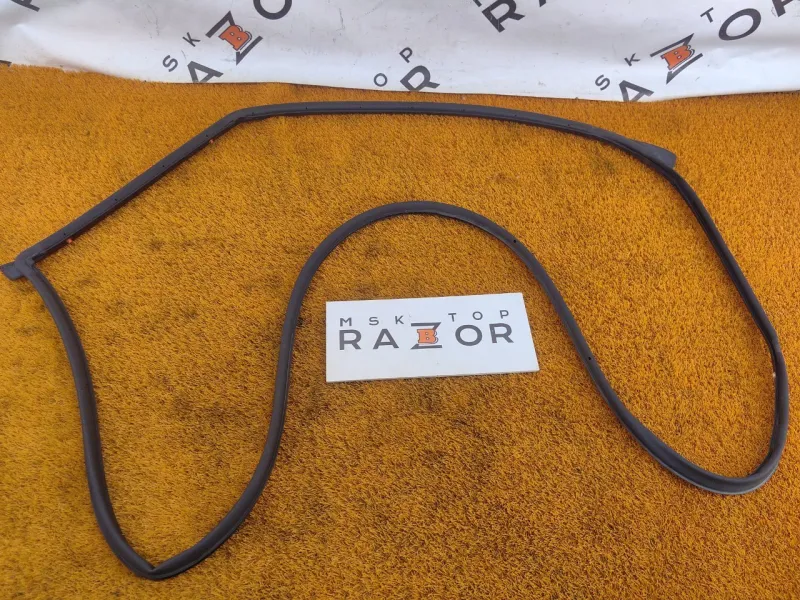 Уплотнитель двери