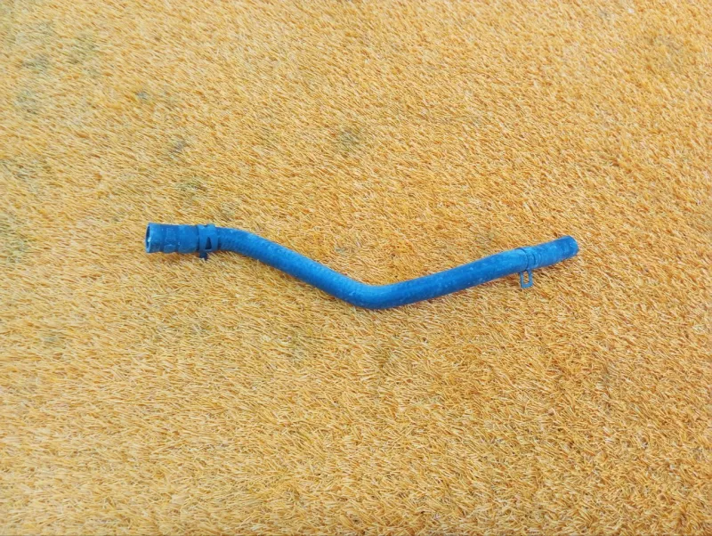 Патрубок системы охлаждения