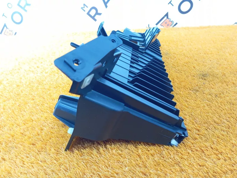 Обшивка багажника