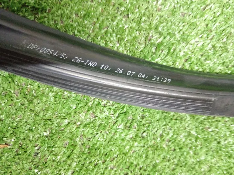 Уплотнитель стекла двери