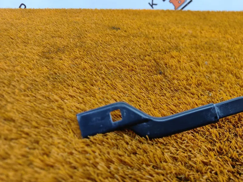 поводок стеклоочистителя