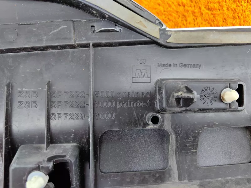 Накладка двери Audi Q7 2019 4M0853970F, задняя правая