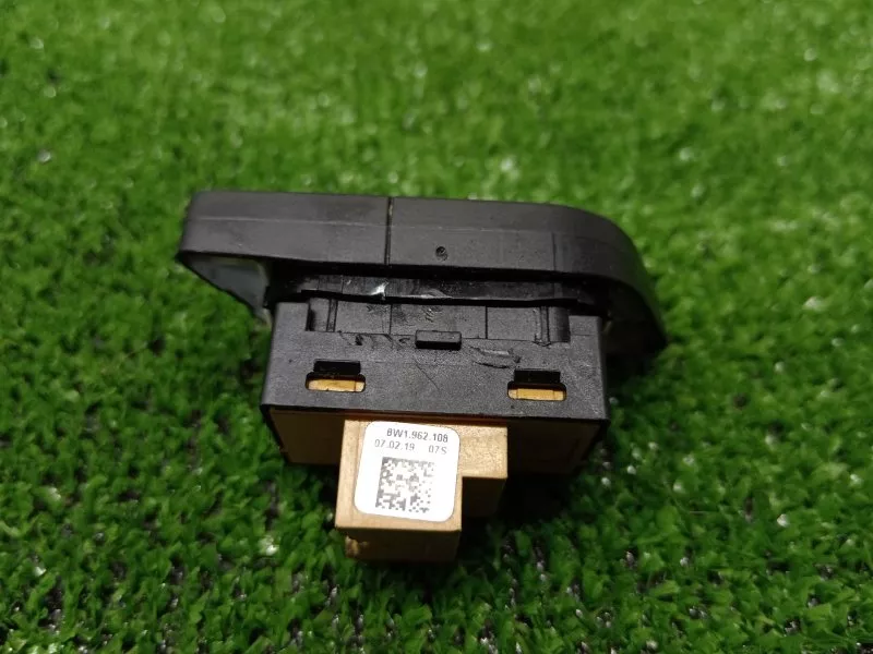 Кнопка центрального замка