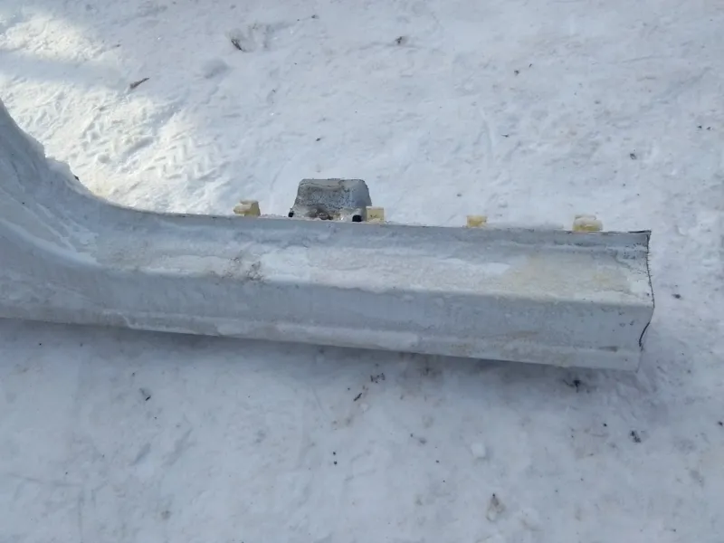 Порог с центральной стойкой