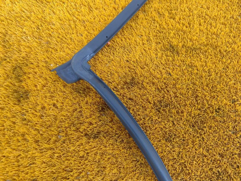 Уплотнитель двери