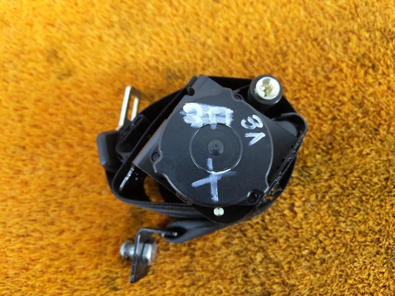 Ремень безопасности