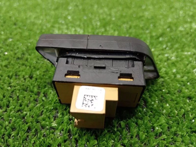 Кнопка центрального замка