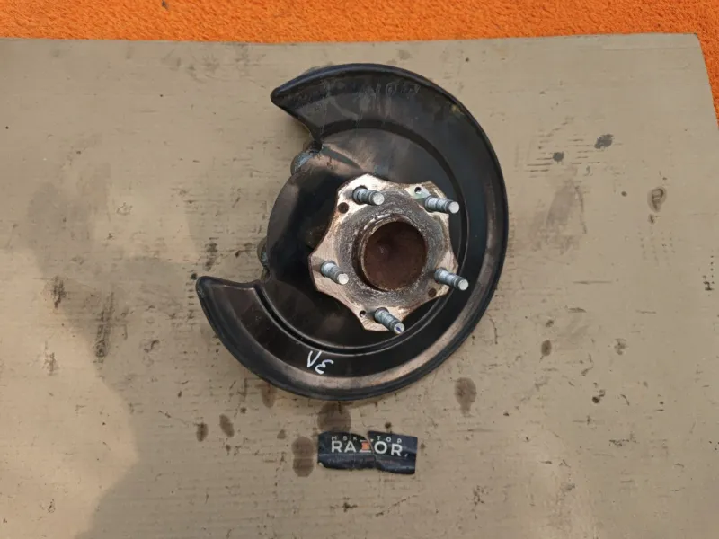 Кулак поворотный