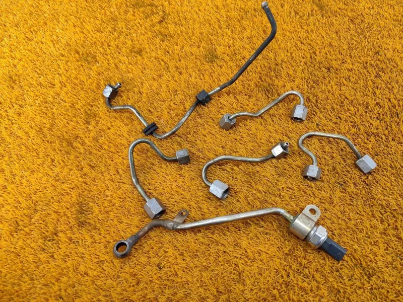 Трубка топливная