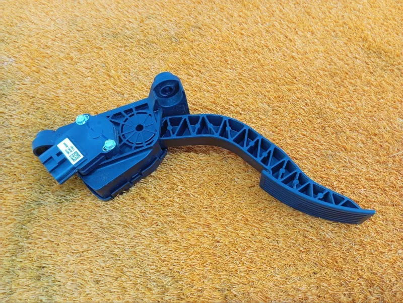 Педаль газа