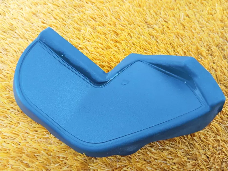 Накладка крышки багажника