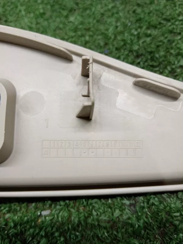 Накладка замка багажника