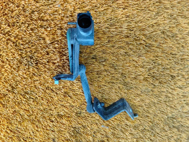 Датчик высоты дорожного просвета