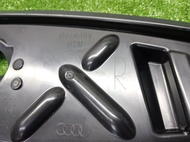 Заглушка двери