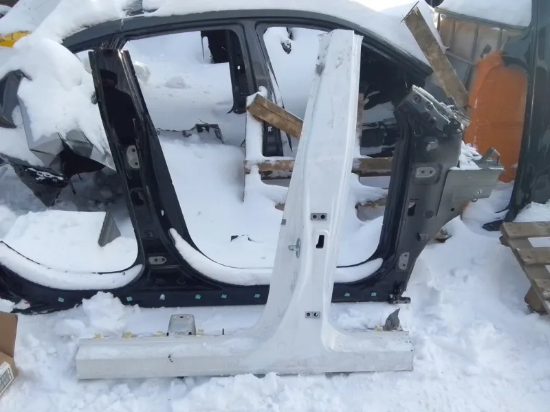 Порог с центральной стойкой