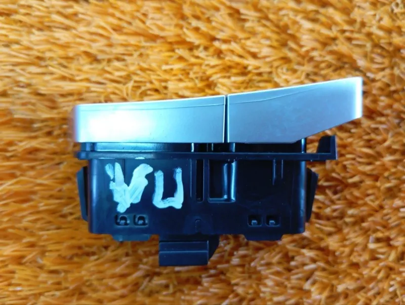 Кнопка центрального замка