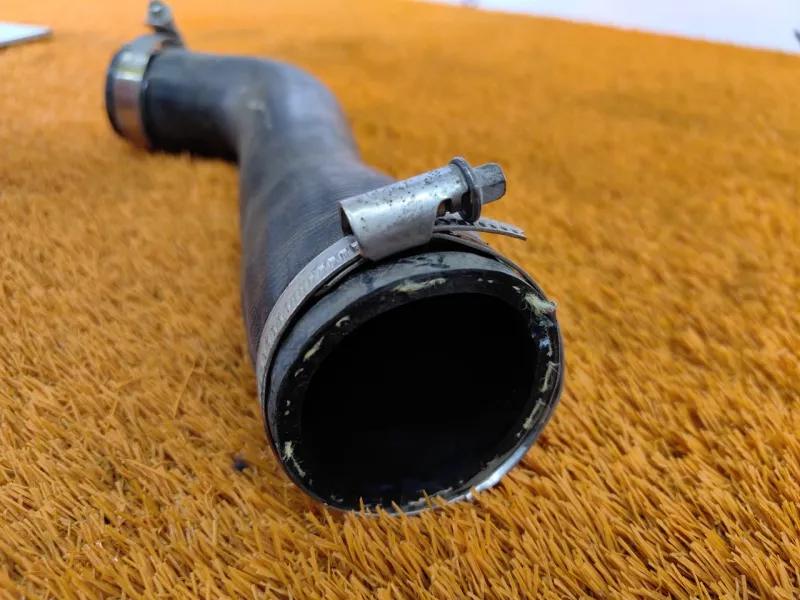 Патрубок интеркулера