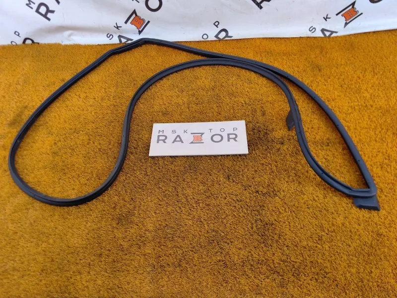 Уплотнитель двери