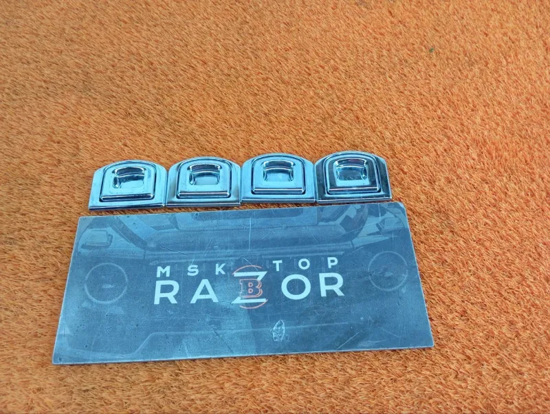 Петля багажника