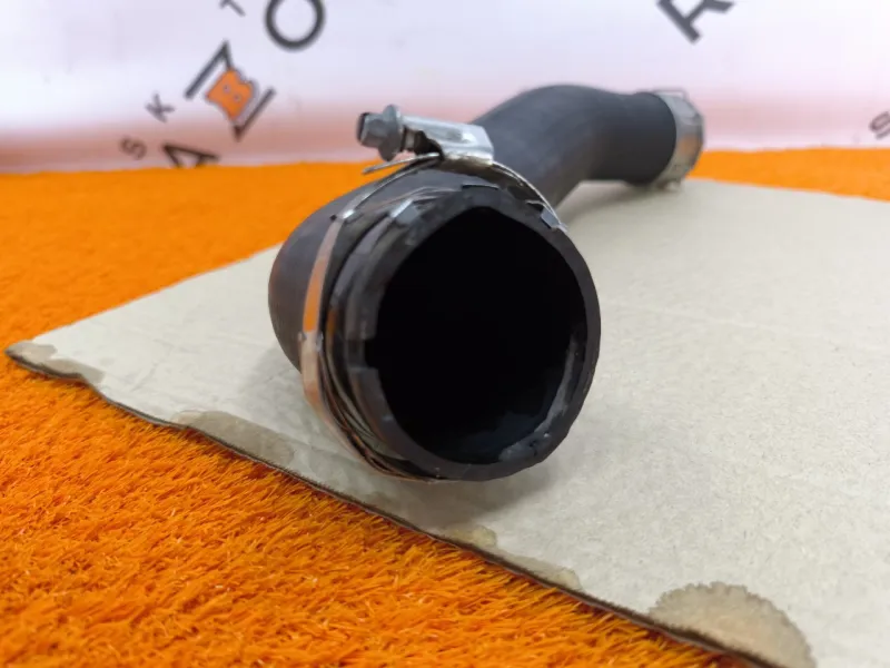 Патрубок интеркулера